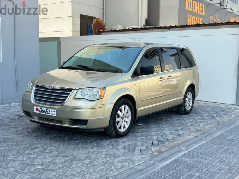 Chrysler Grand Voyager 2009 GOLD 1