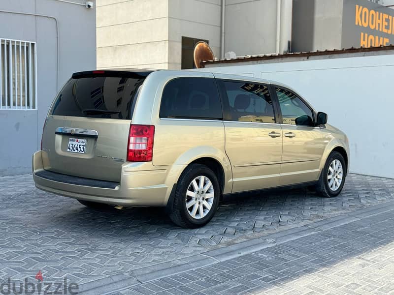 Chrysler Grand Voyager 2009 GOLD 5