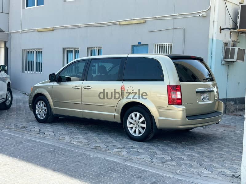 Chrysler Grand Voyager 2009 GOLD 6