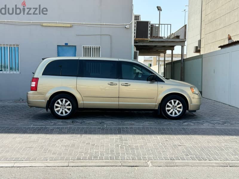 Chrysler Grand Voyager 2009 GOLD 7