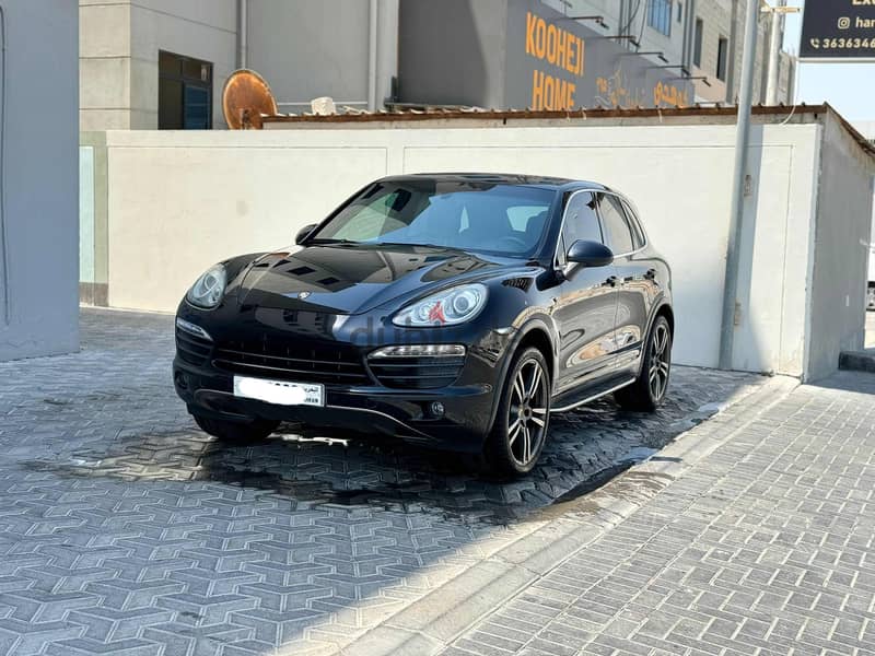 Porsche Cayenne S 2012 1