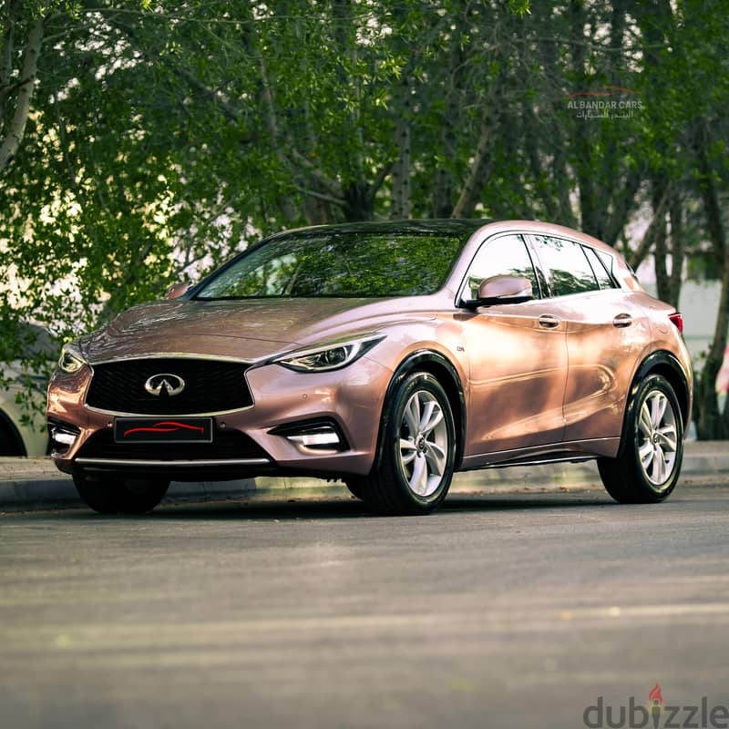 Infiniti Q30 2017 / RoseGold / Good condition 1