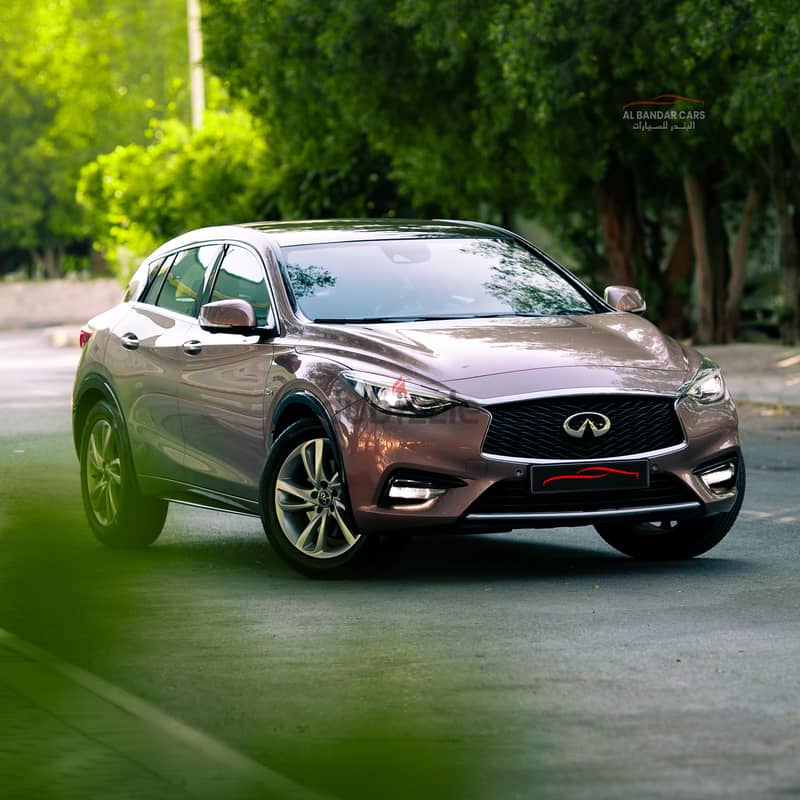 Infiniti Q30 2017 / RoseGold / Good condition 3