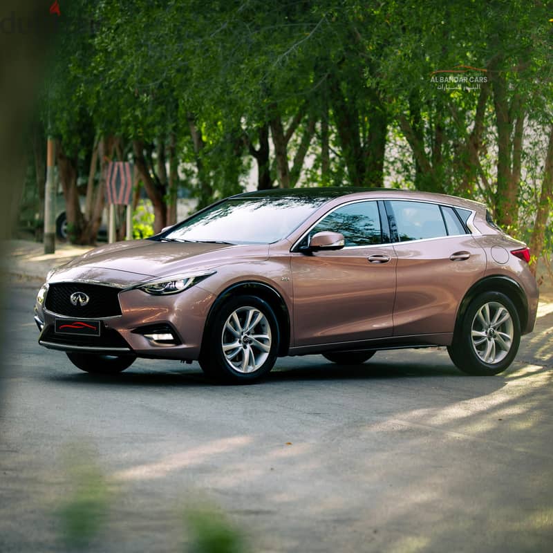 Infiniti Q30 2017 / RoseGold / Good condition 7