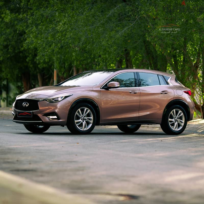 Infiniti Q30 2017 / RoseGold / Good condition 13