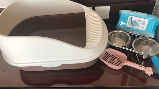 Cat litter and accessories