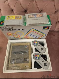 original super famicom with box with 2 joysticks and 2 games 0