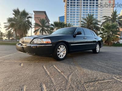 2010 Lincoln Town Car “Single owner, 26,000km”