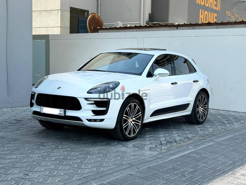 Porsche Macan gts 2017 1