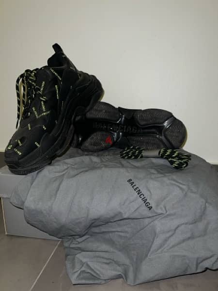 Balenciaga Triple S sneakers eur 42 160bd only 0