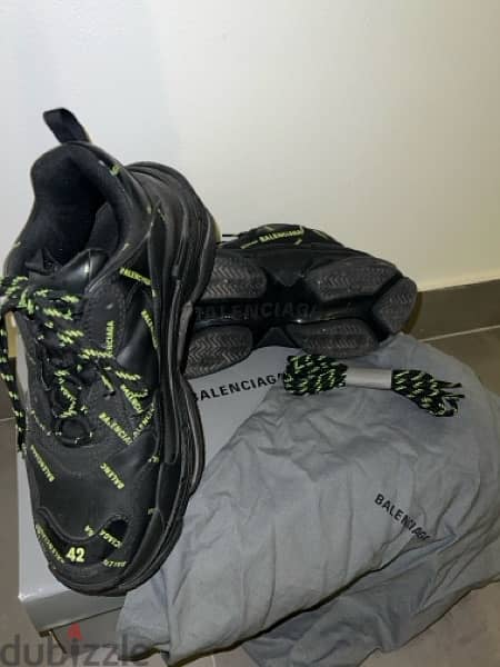 Balenciaga Triple S sneakers eur 42 160bd only 1