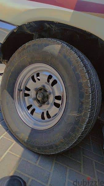 rim with tyres good condition 3