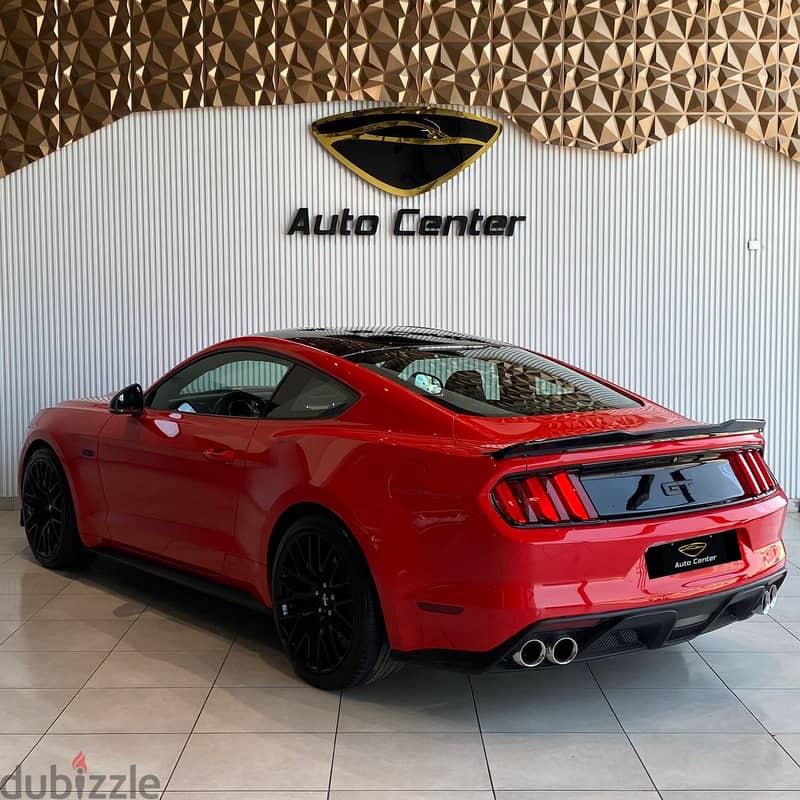 Ford Mustang GT 4