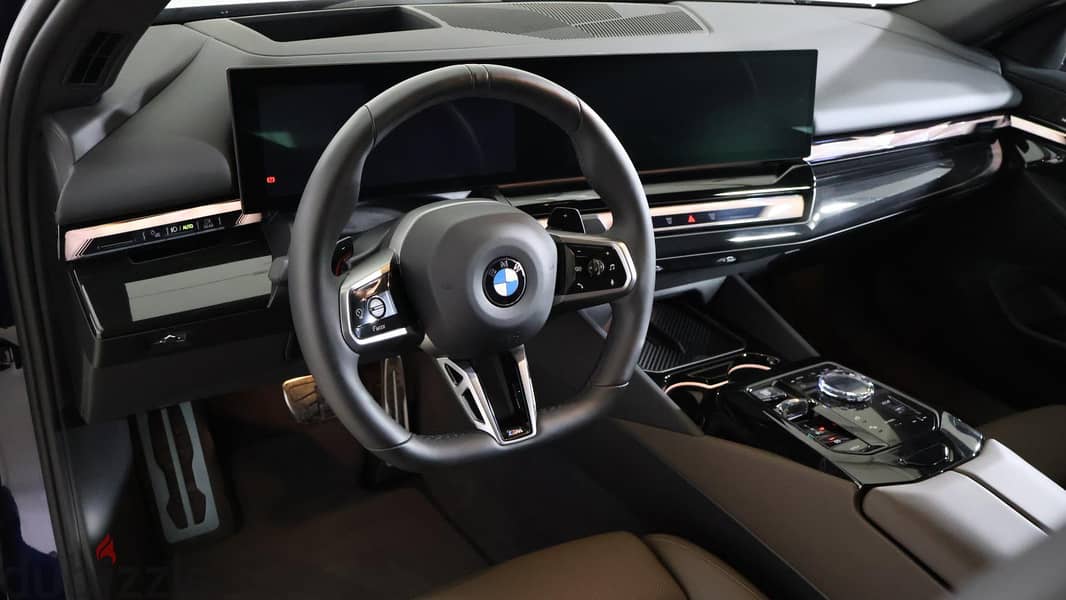 BMW 5-Series 2024 8