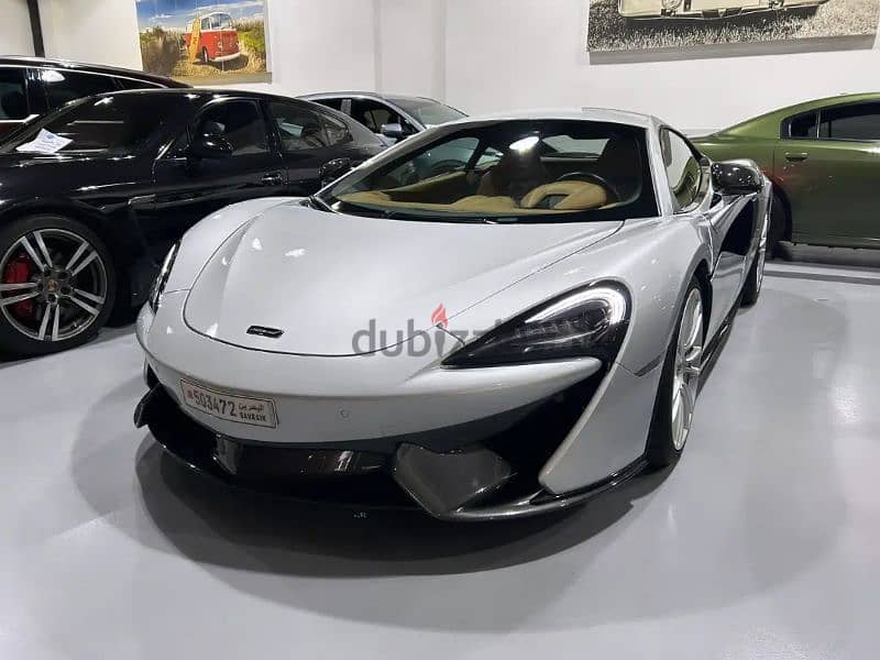 Mclaren 570S RWD 2017 
18000 KM only agent history 1