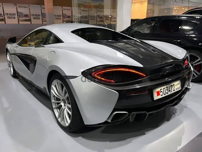 Mclaren 570S RWD 2017 
18000 KM only agent history 2