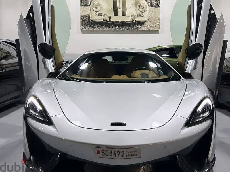 Mclaren 570S RWD 2017 
18000 KM only agent history 6