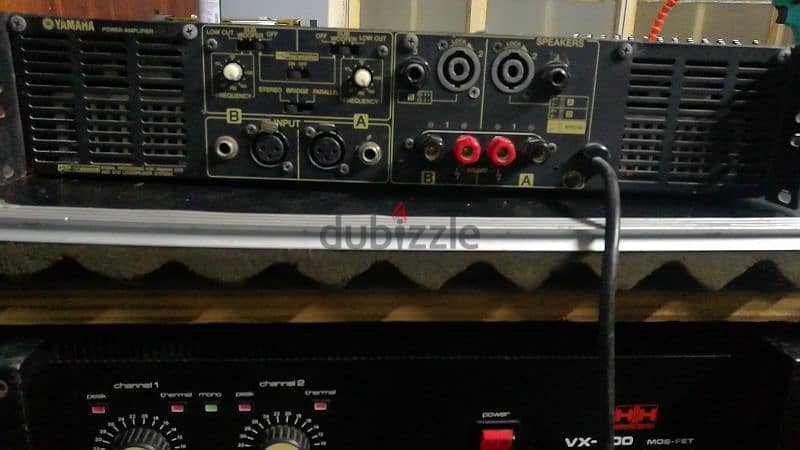 Yamaha Professional Power Amplifier with flight case 2