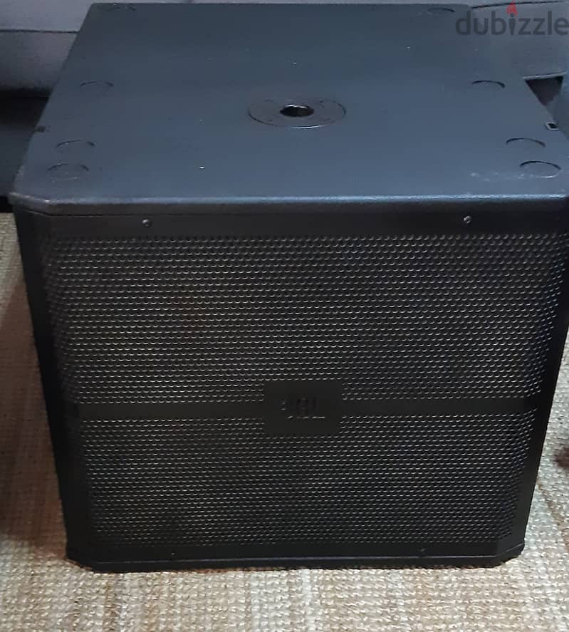 JBL SRX700 bing 0