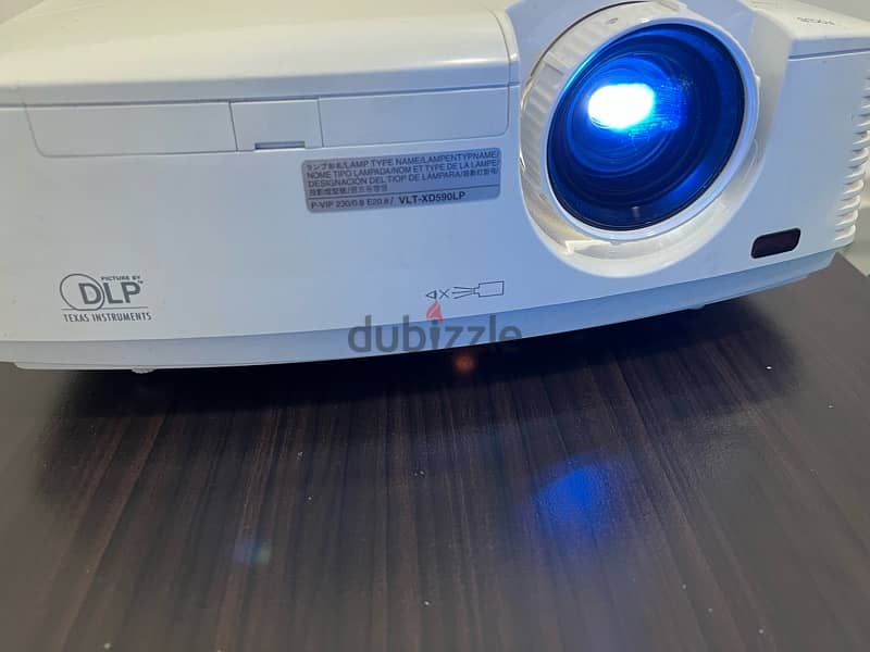 MITSUBISHI PROJECTOR 3