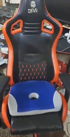 Devo gaming chair