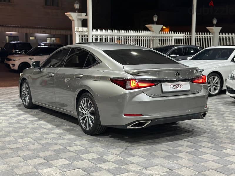 Lexus ES 350 2019 12