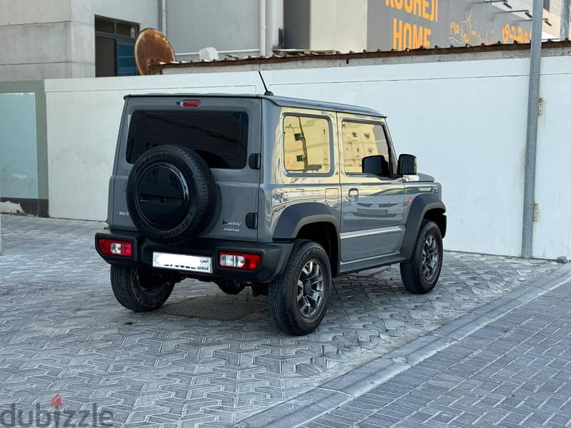 Suzuki Jimny 2023 grey 4