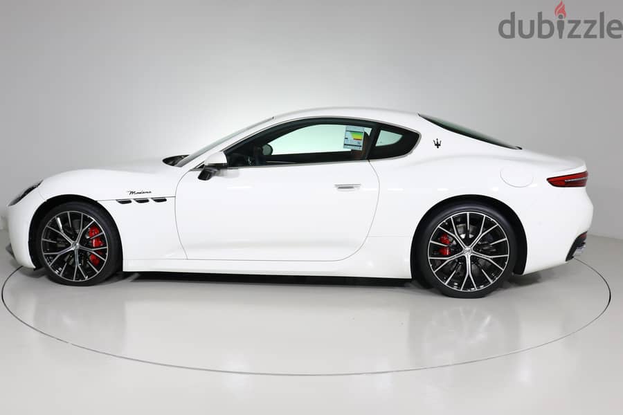 MASERATI GRANTURISMO MODENA 2024 2