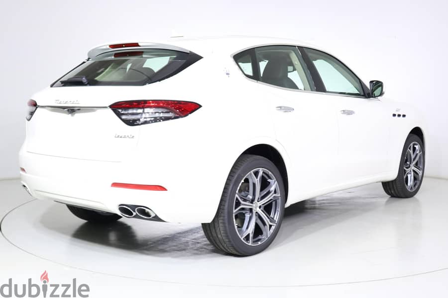 Maserati Levante GT Hybrid 2023 1