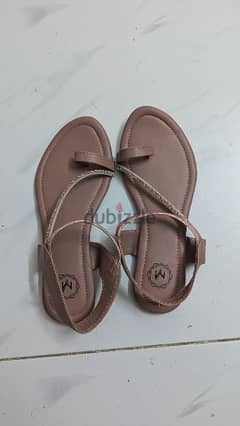 NEW PAIR  OF WOMEN'S SANDAL