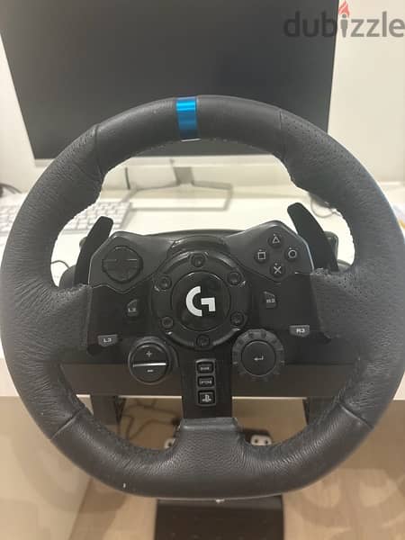 LOGITECH G923 RACING WHEEL AND PEDALS 1