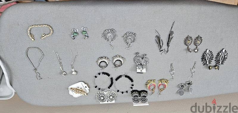 Necklaces, earrings and bracelet 3