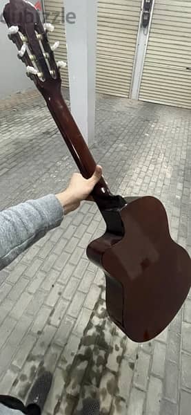 قيتار - جيتار للبيع ١٥ دينار  /  for sell Guitar 15BD 2