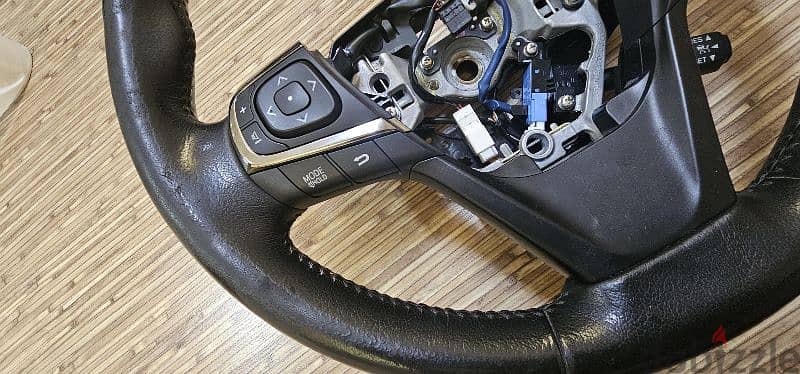 Toyotq Avalon Steering wheel 4