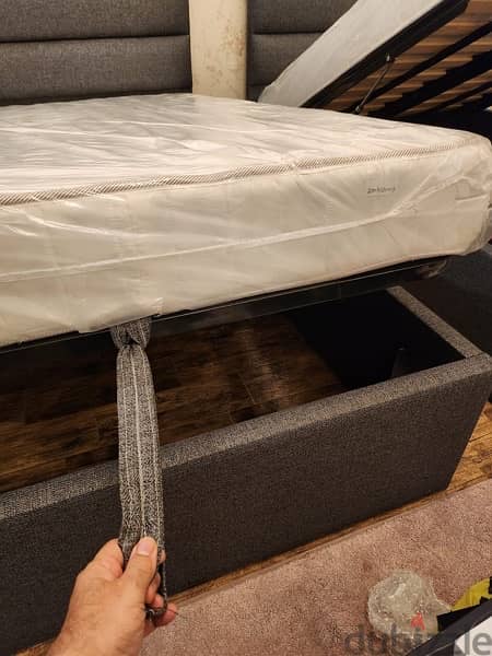 bed for sale single person big sized  ( 1.5 person ) 3