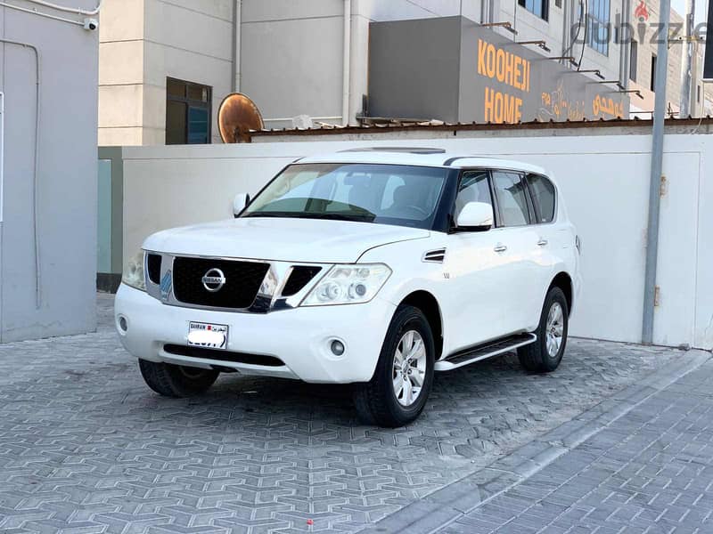 Nissan Patrol SE 2013 white 1