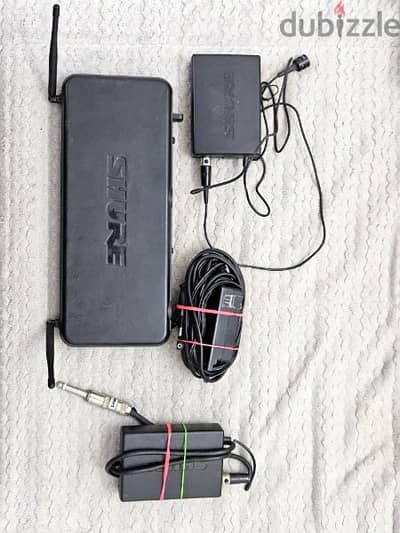 SHURE DUAL LAPEL WIRELESS SYSTEM