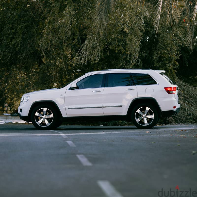 Jeep Grand Cherokee 2011 Overland 3