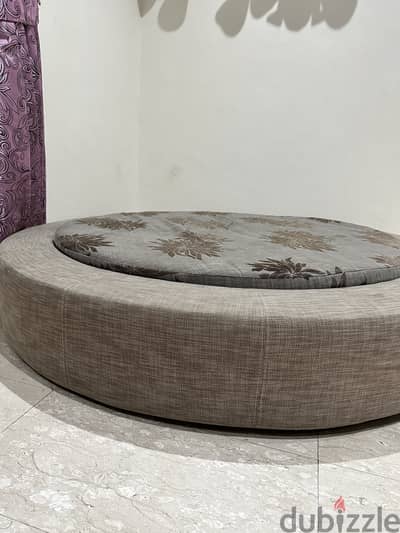 Round bed for Kids / Adults - rarely used for sale