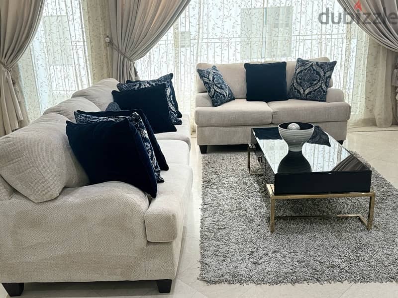 Luxurious 2-Bedroom Suite with Spacious Living Room – Fully Furnished 4