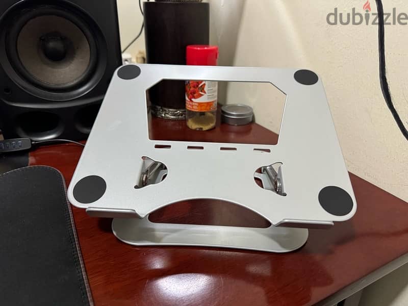 MacBook steel stand 1