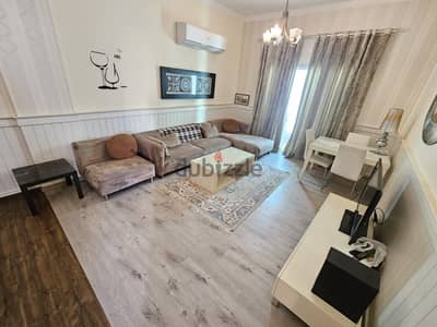 Mob. 33180618 Awesome 2 BHK flat fully furnished near nakheel center