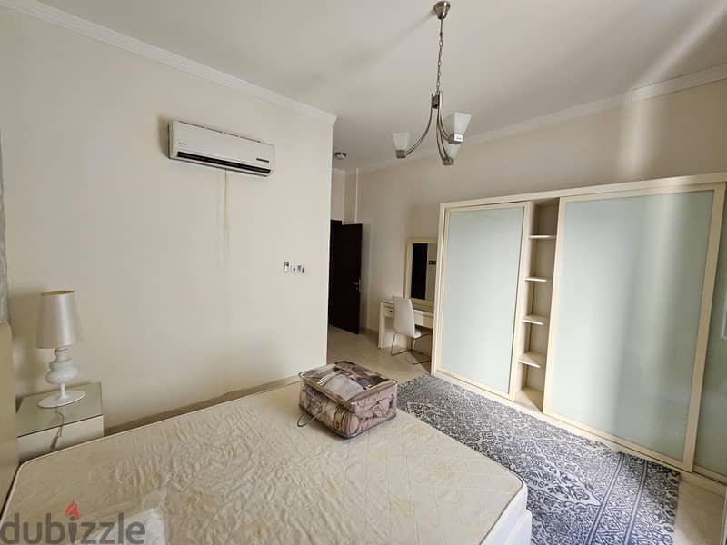 Mob. 33180618 Awesome 2 BHK flat fully furnished near nakheel center 2