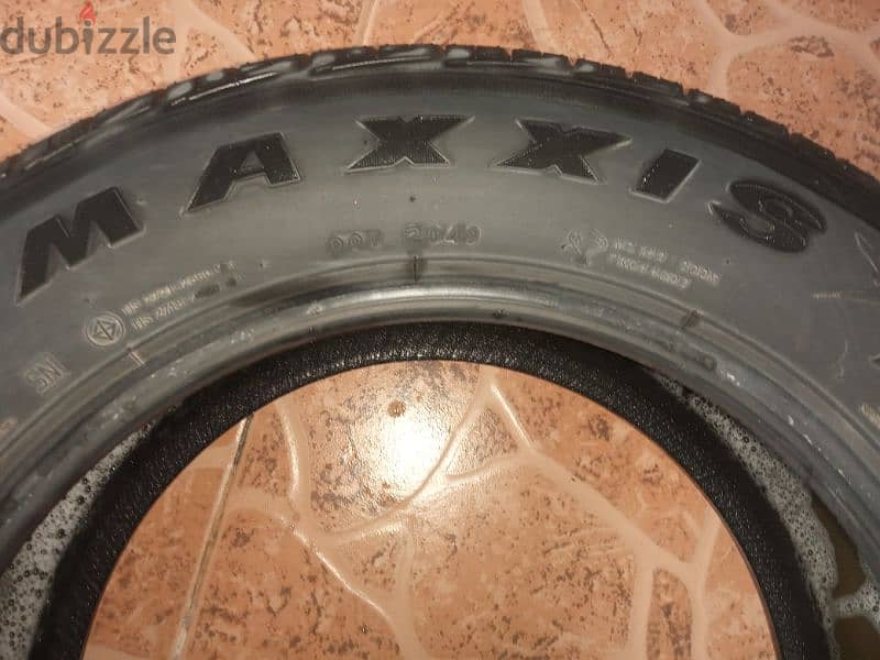 يوجد عدد تاير واحد مقاس 215/60R/16 بحاله ممتازه ونظيفه سعر ٦دينار 1