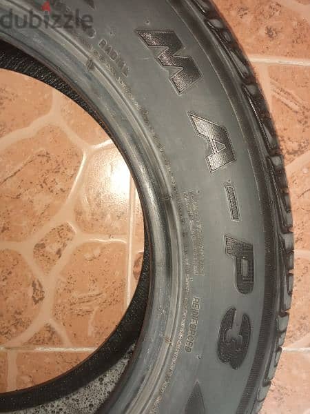 يوجد عدد تاير واحد مقاس 215/60R/16 بحاله ممتازه ونظيفه سعر ٦دينار 2