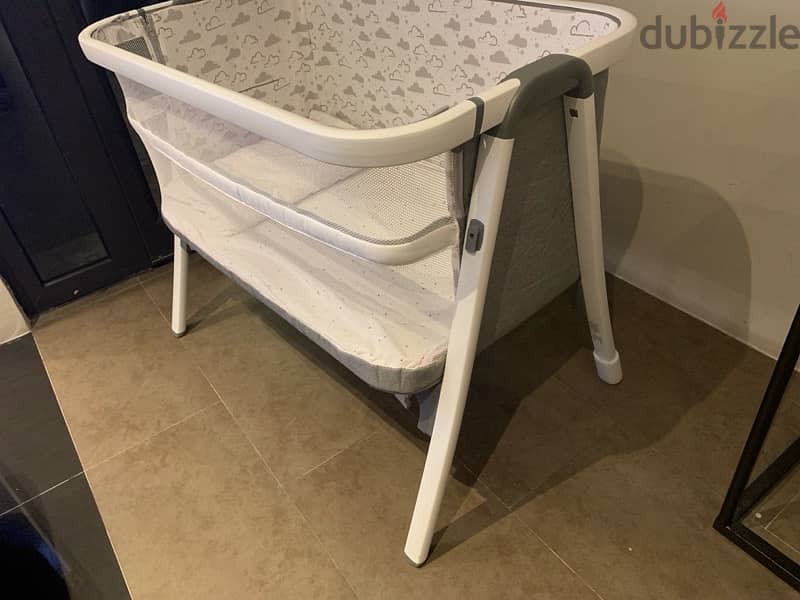 giggles baby crib 2