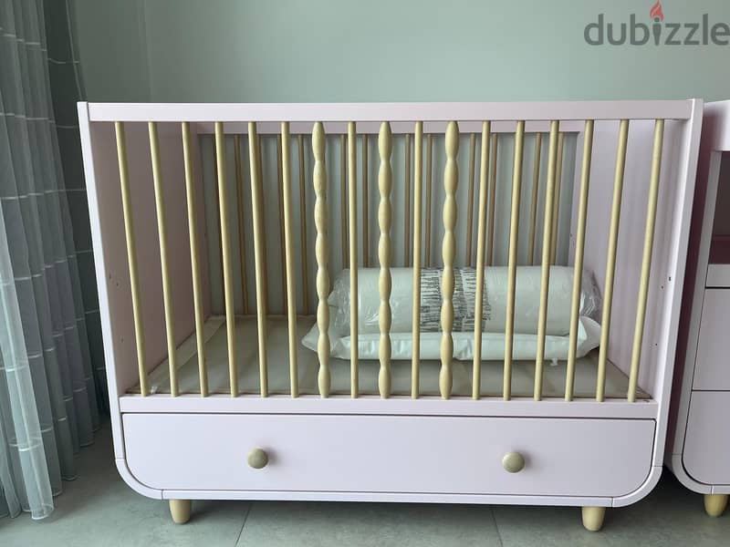 Unused European Branded Baby Crib & Matching Changing Table 2