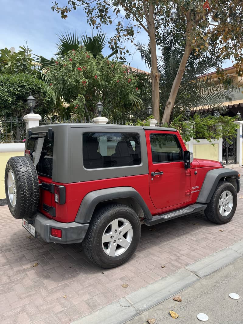 Jeep Wrangler 2 doors -GCC- soft & hard tops 2