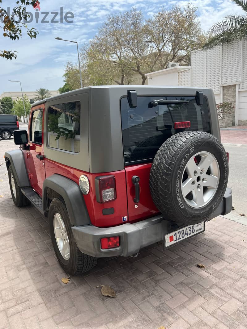 Jeep Wrangler 2 doors -GCC- soft & hard tops 3