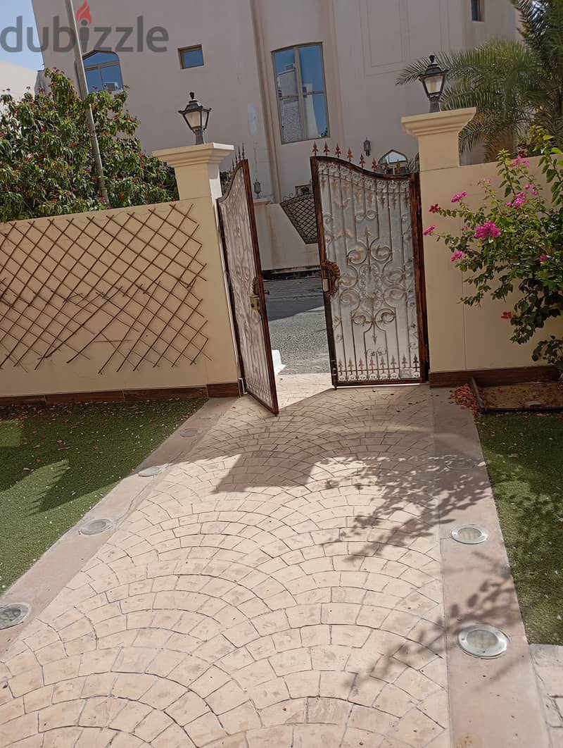 Villa for rent in Buqwa 17